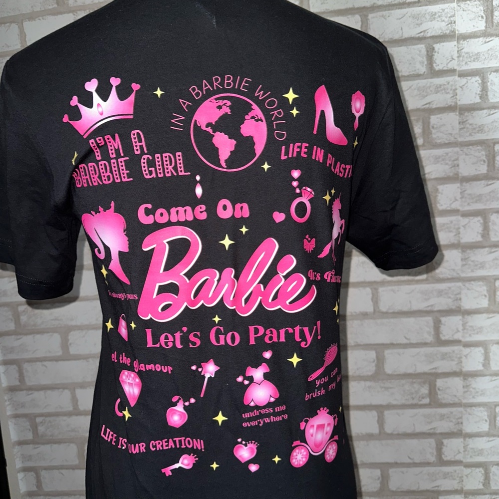 I’m a Barbie girl unisex short sleeve  T-shirt - Picture 2 of 7